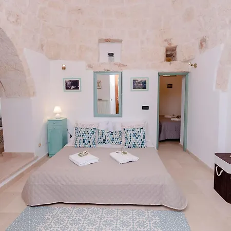 Trullo Paleo Villa *