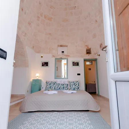 Trullo Paleo Villa *